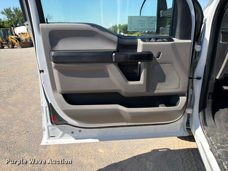 image for item FI0273 2017 Ford F250 Super Duty Ext. Cab utility bed pickup truck
