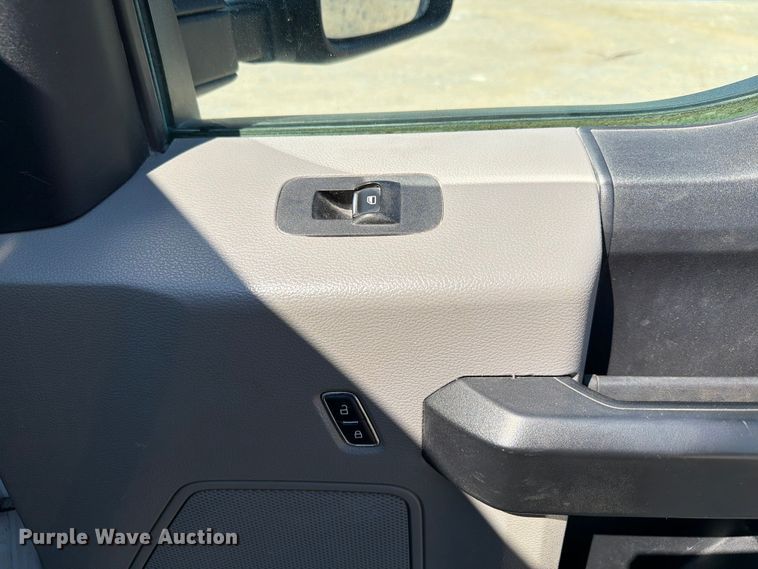 image for item FI0273 2017 Ford F250 Super Duty Ext. Cab utility bed pickup truck