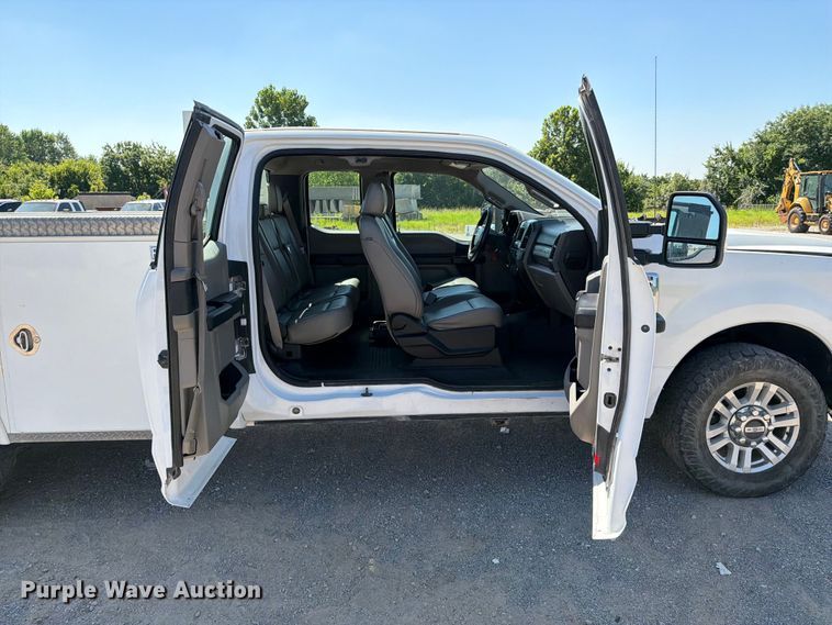 image for item FI0273 2017 Ford F250 Super Duty Ext. Cab utility bed pickup truck
