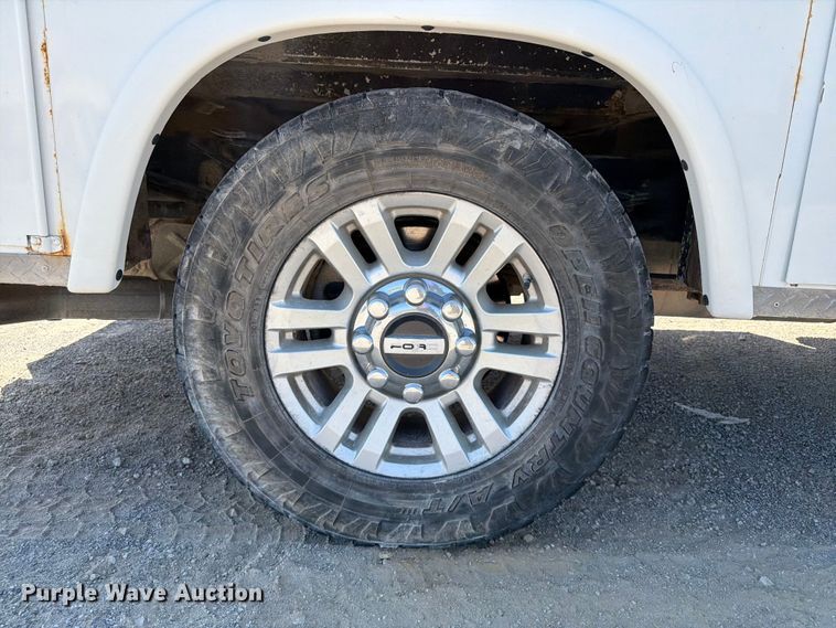 image for item FI0273 2017 Ford F250 Super Duty Ext. Cab utility bed pickup truck