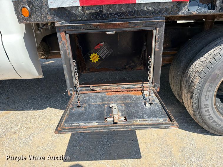 image for item FI0274 2016 Ford F350 Super Duty Ext. Cab flatbed pickup truck