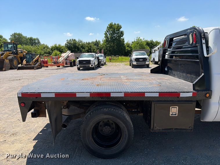 image for item FI0274 2016 Ford F350 Super Duty Ext. Cab flatbed pickup truck