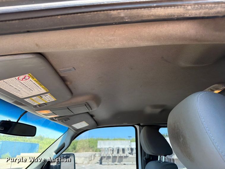 image for item FI0274 2016 Ford F350 Super Duty Ext. Cab flatbed pickup truck