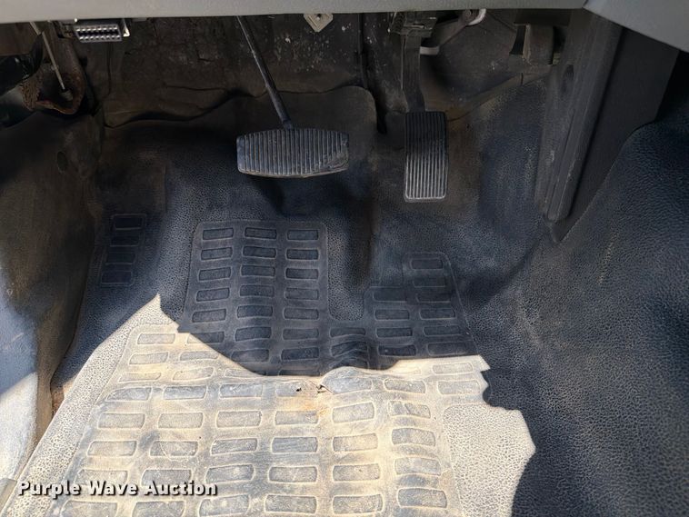 image for item FI0274 2016 Ford F350 Super Duty Ext. Cab flatbed pickup truck