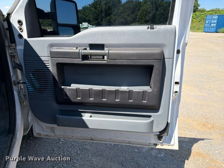 image for item FI0274 2016 Ford F350 Super Duty Ext. Cab flatbed pickup truck