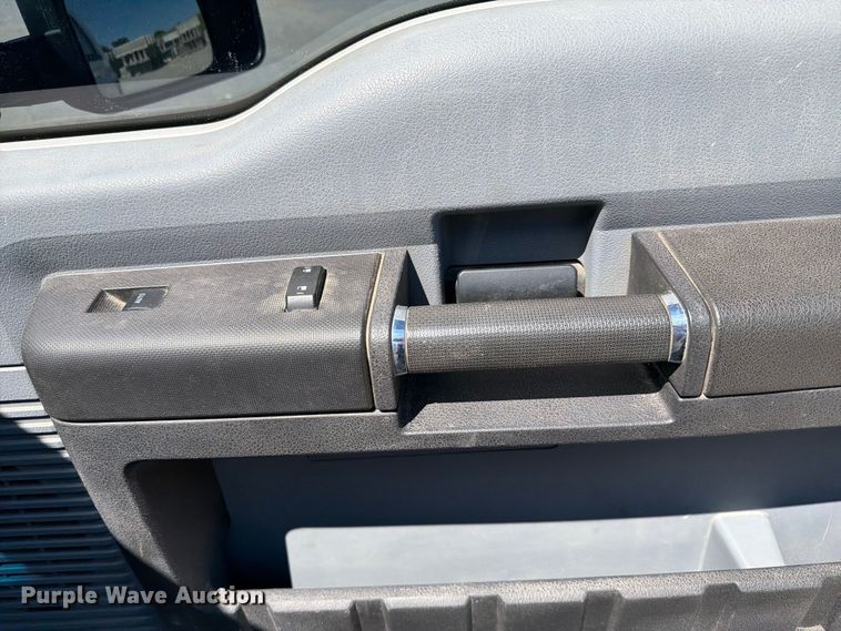 image for item FI0274 2016 Ford F350 Super Duty Ext. Cab flatbed pickup truck