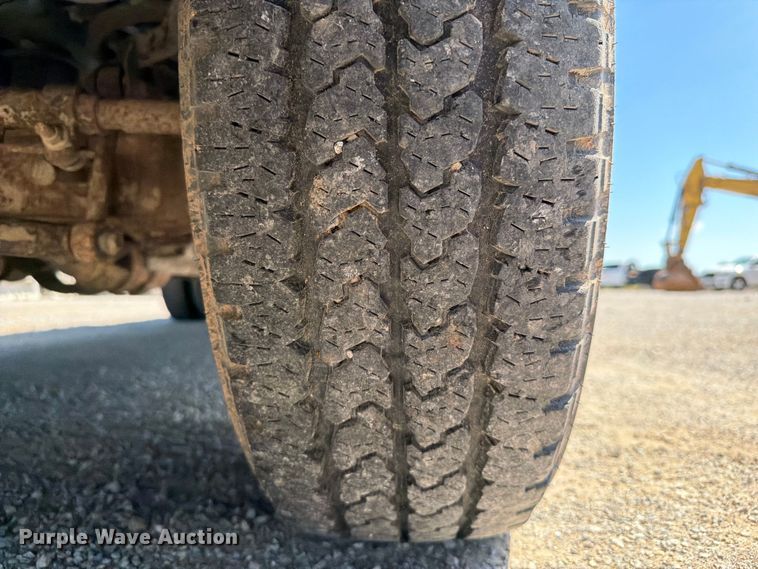 image for item FI0274 2016 Ford F350 Super Duty Ext. Cab flatbed pickup truck