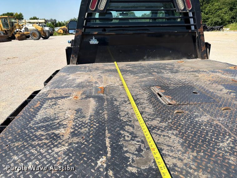 image for item FI0275 2017 Ford F550 Super Duty Ext. Cab flatbed truck