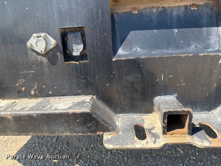 image for item FI0275 2017 Ford F550 Super Duty Ext. Cab flatbed truck