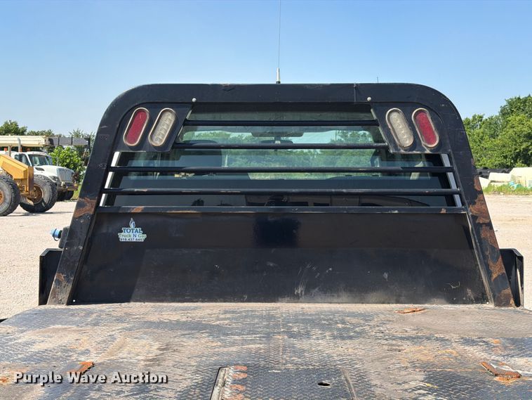 image for item FI0275 2017 Ford F550 Super Duty Ext. Cab flatbed truck