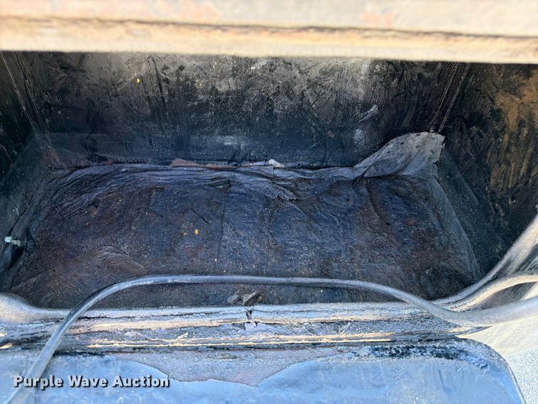 image for item FI0275 2017 Ford F550 Super Duty Ext. Cab flatbed truck