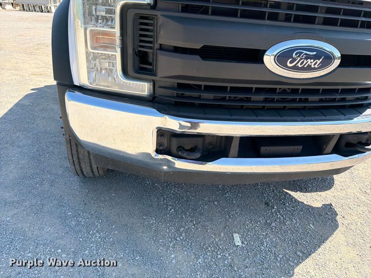 image for item FI0275 2017 Ford F550 Super Duty Ext. Cab flatbed truck
