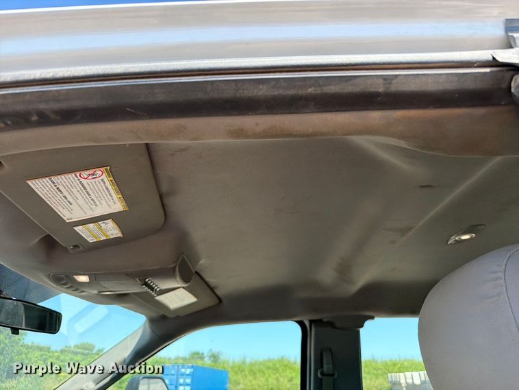 image for item FI0275 2017 Ford F550 Super Duty Ext. Cab flatbed truck