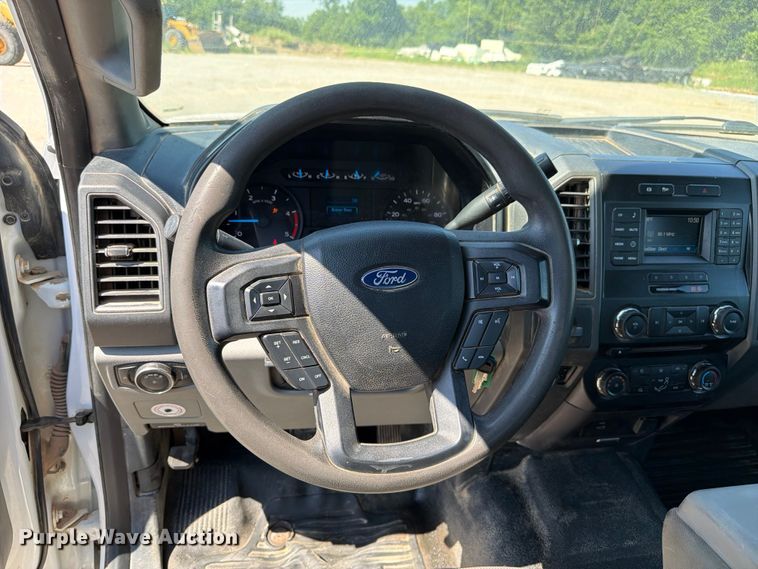 image for item FI0275 2017 Ford F550 Super Duty Ext. Cab flatbed truck