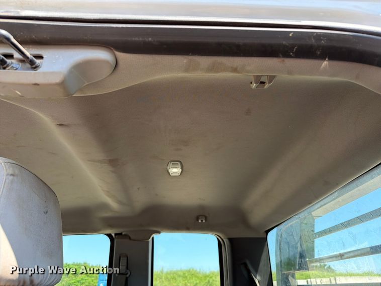 image for item FI0275 2017 Ford F550 Super Duty Ext. Cab flatbed truck
