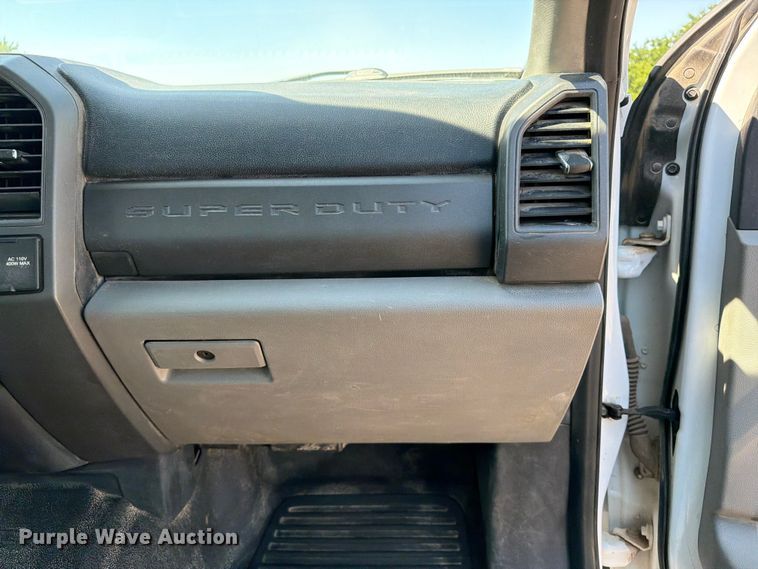 image for item FI0275 2017 Ford F550 Super Duty Ext. Cab flatbed truck