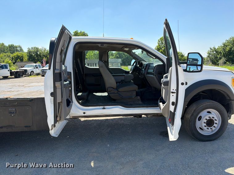 image for item FI0275 2017 Ford F550 Super Duty Ext. Cab flatbed truck