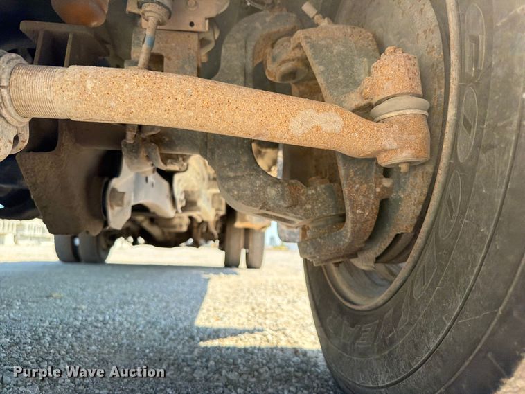 image for item FI0275 2017 Ford F550 Super Duty Ext. Cab flatbed truck