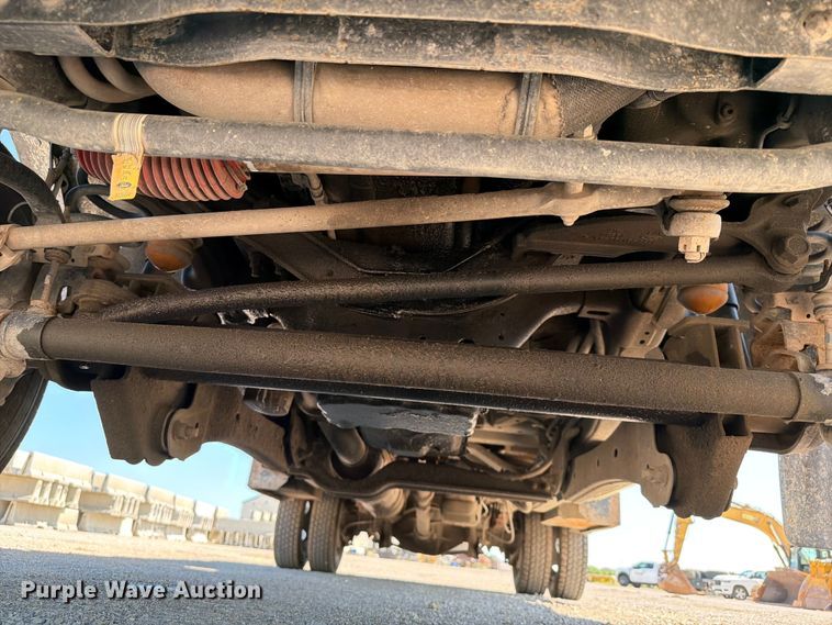 image for item FI0275 2017 Ford F550 Super Duty Ext. Cab flatbed truck