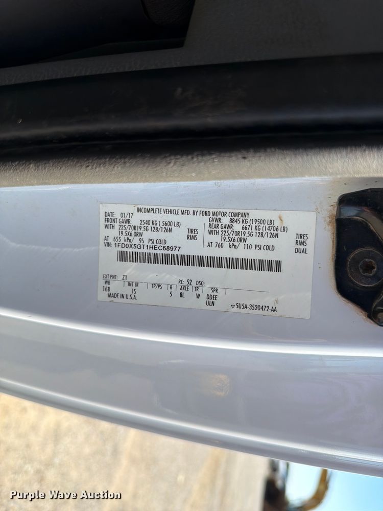 image for item FI0275 2017 Ford F550 Super Duty Ext. Cab flatbed truck
