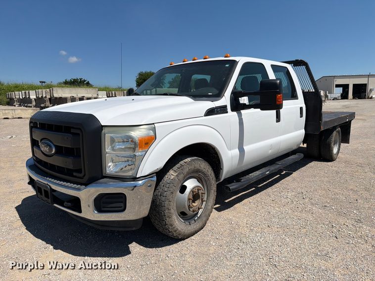 image for item FI0276 2016 Ford F350 Super Duty Crew Cab flatbed pickup truck