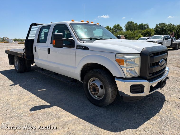 image for item FI0276 2016 Ford F350 Super Duty Crew Cab flatbed pickup truck