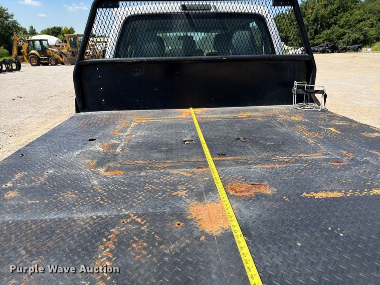 image for item FI0276 2016 Ford F350 Super Duty Crew Cab flatbed pickup truck