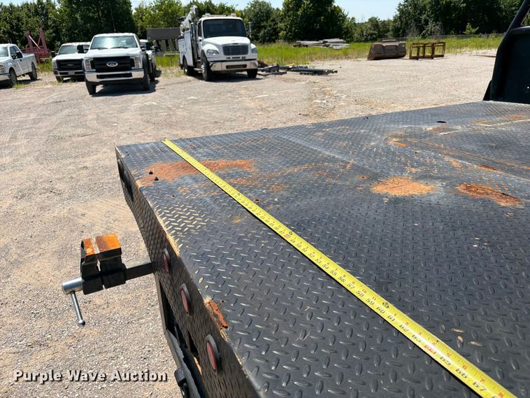 image for item FI0276 2016 Ford F350 Super Duty Crew Cab flatbed pickup truck