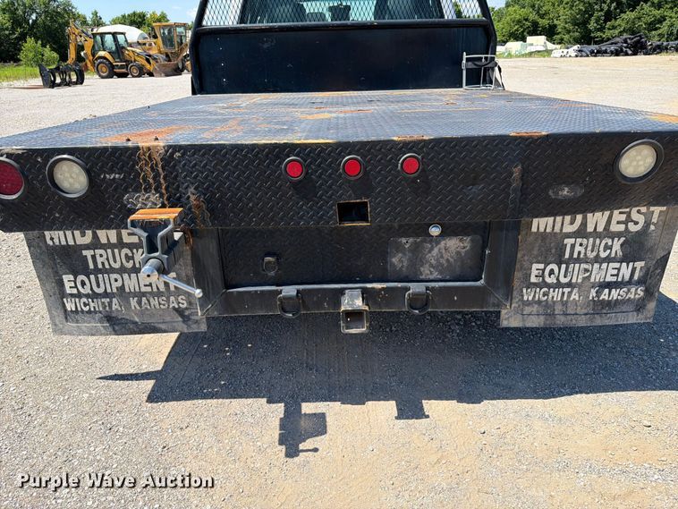 image for item FI0276 2016 Ford F350 Super Duty Crew Cab flatbed pickup truck