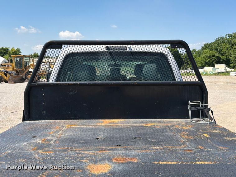 image for item FI0276 2016 Ford F350 Super Duty Crew Cab flatbed pickup truck