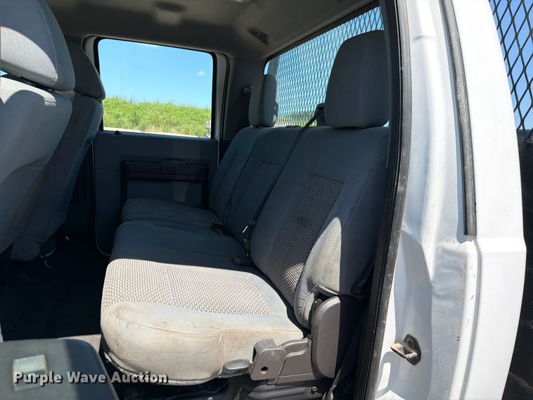 image for item FI0276 2016 Ford F350 Super Duty Crew Cab flatbed pickup truck