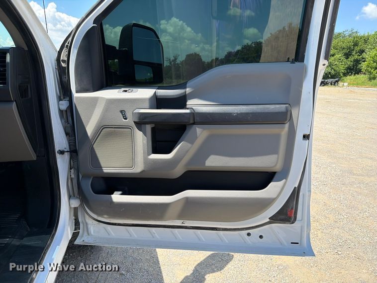 image for item FI0277 2021 Ford F250 Super Duty Ext. Cab pickup truck