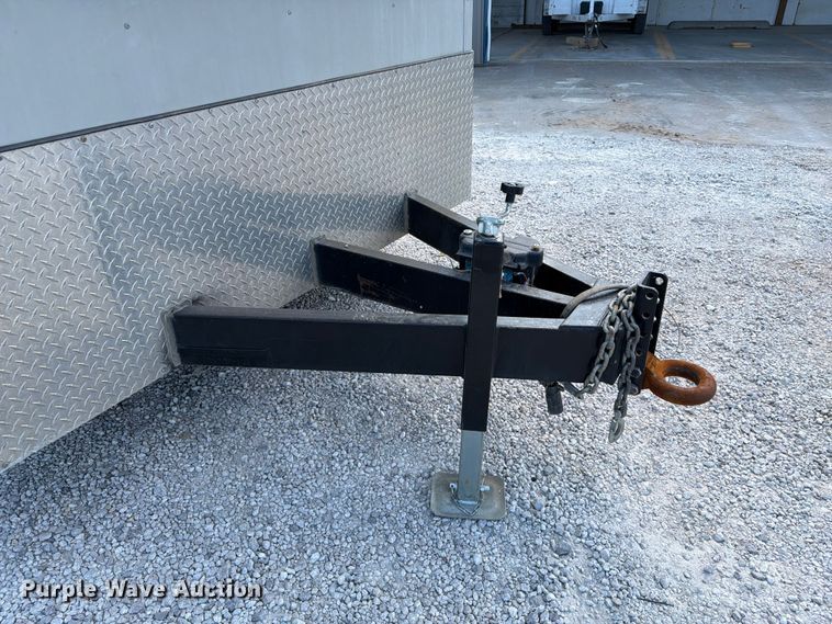 image for item FI0280 1998 Wells Cargo enclosed cargo trailer