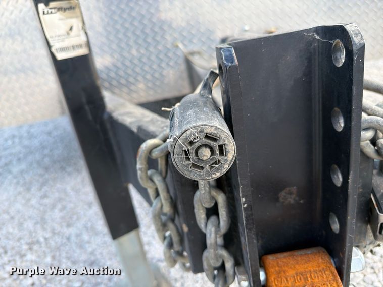 image for item FI0280 1998 Wells Cargo enclosed cargo trailer
