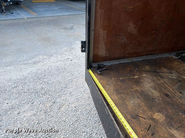 image for item FI0280 1998 Wells Cargo enclosed cargo trailer