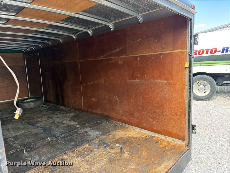 image for item FI0280 1998 Wells Cargo enclosed cargo trailer