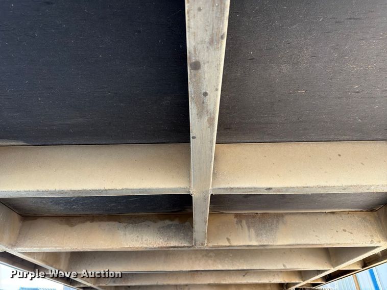 image for item FI0280 1998 Wells Cargo enclosed cargo trailer