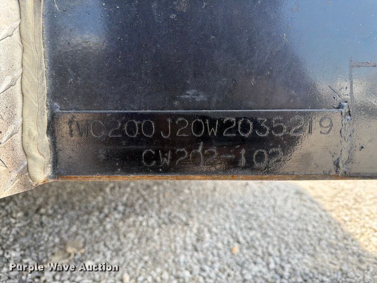image for item FI0280 1998 Wells Cargo enclosed cargo trailer