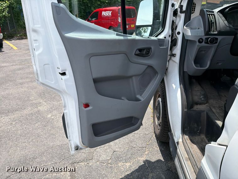 image for item FI1007 2017 Ford Transit 150 van