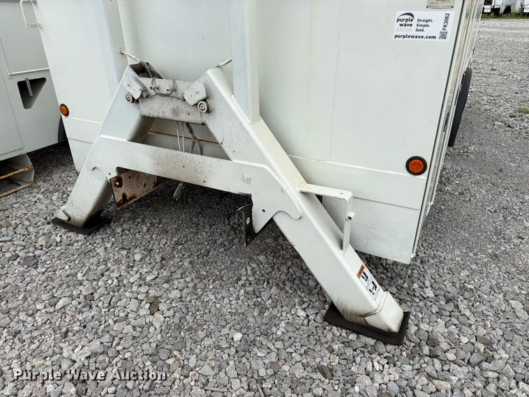 image for item FK3062 B&G Bodies digger derrick truck bed