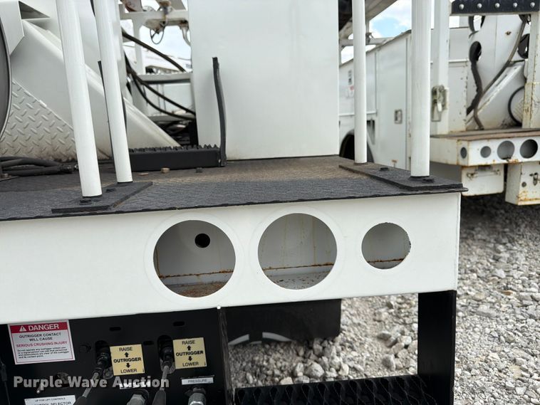 image for item FK3062 B&G Bodies digger derrick truck bed