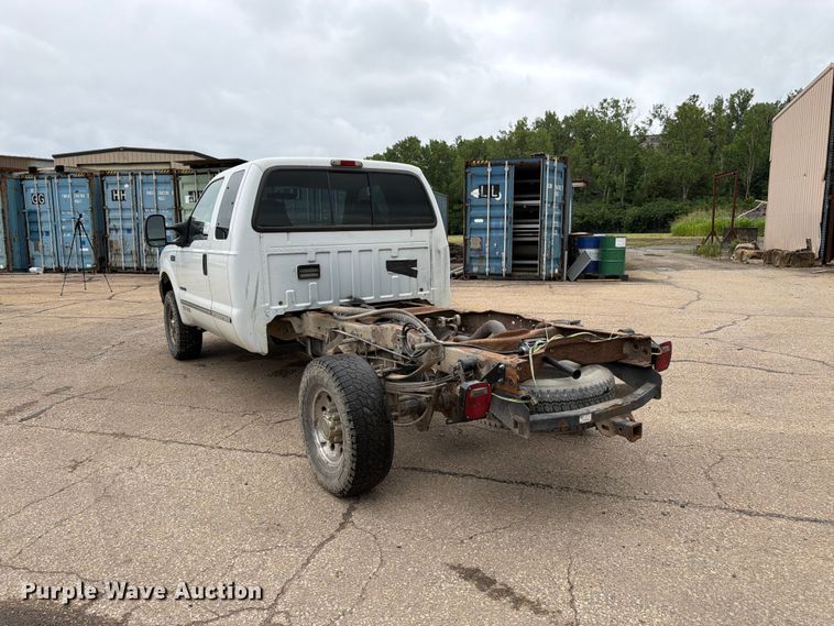 image for item FK3100 1999 Ford F250 Super Duty XLT Ext. Cab truck cab and chassis