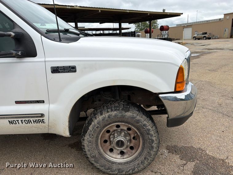 image for item FK3100 1999 Ford F250 Super Duty XLT Ext. Cab truck cab and chassis