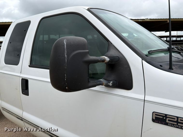 image for item FK3100 1999 Ford F250 Super Duty XLT Ext. Cab truck cab and chassis