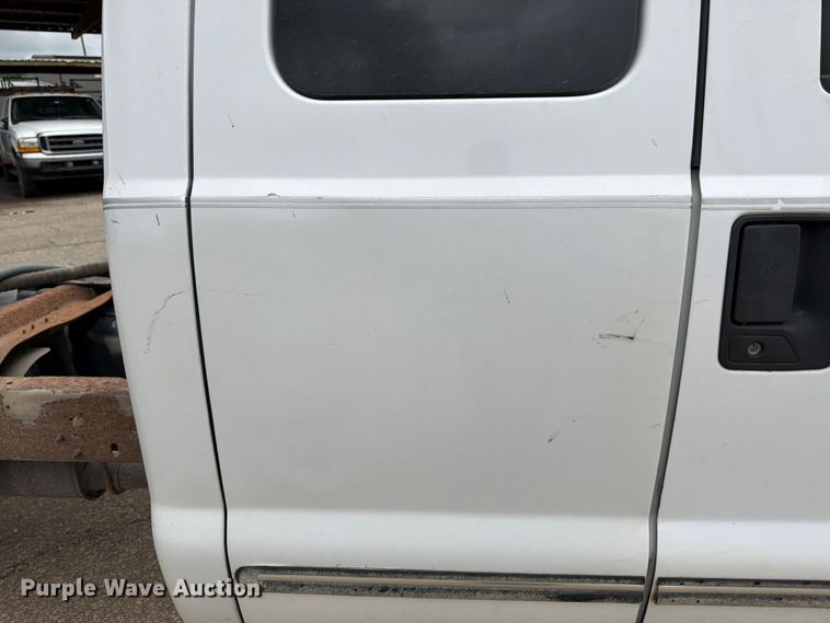 image for item FK3100 1999 Ford F250 Super Duty XLT Ext. Cab truck cab and chassis