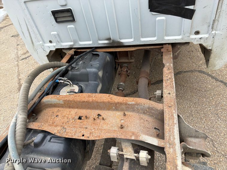 image for item FK3100 1999 Ford F250 Super Duty XLT Ext. Cab truck cab and chassis