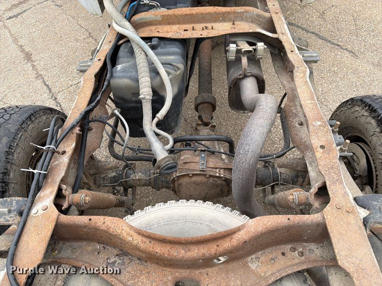 image for item FK3100 1999 Ford F250 Super Duty XLT Ext. Cab truck cab and chassis