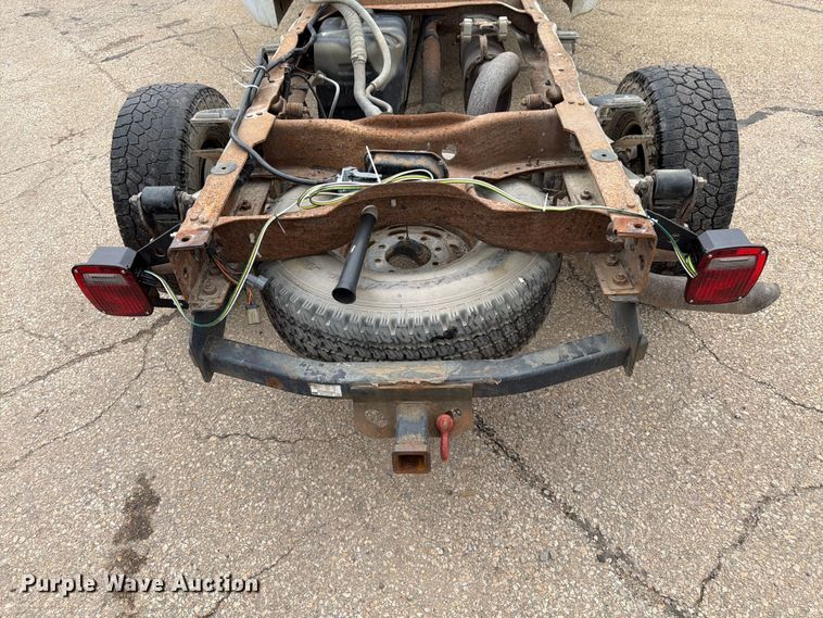 image for item FK3100 1999 Ford F250 Super Duty XLT Ext. Cab truck cab and chassis