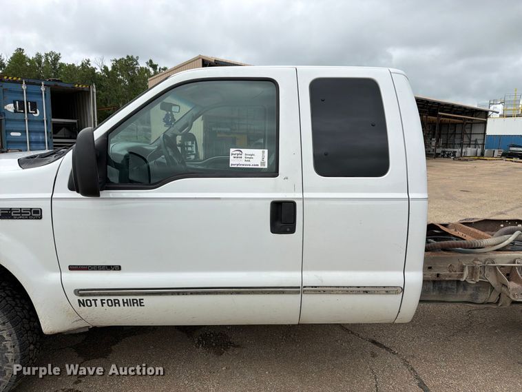 image for item FK3100 1999 Ford F250 Super Duty XLT Ext. Cab truck cab and chassis