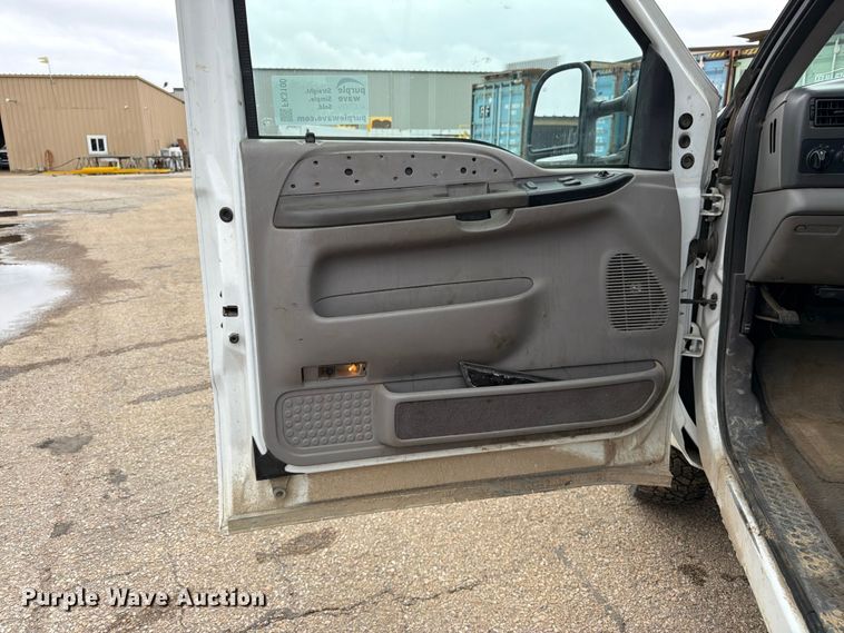 image for item FK3100 1999 Ford F250 Super Duty XLT Ext. Cab truck cab and chassis